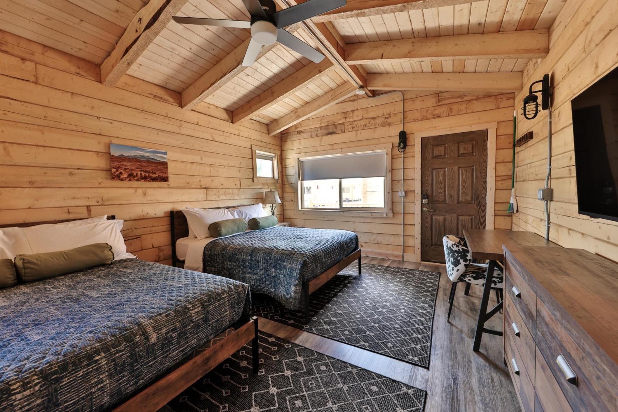 Вилла Muddy Creek Mining Company Hanksville Экстерьер фото