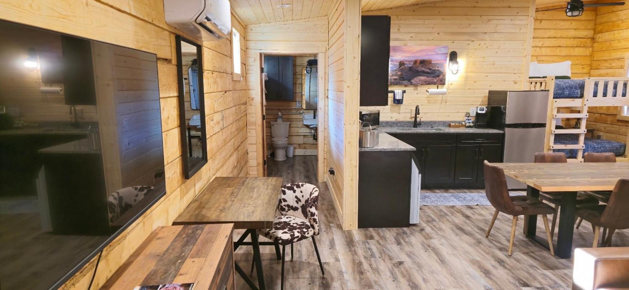 Вилла Muddy Creek Mining Company Hanksville Экстерьер фото